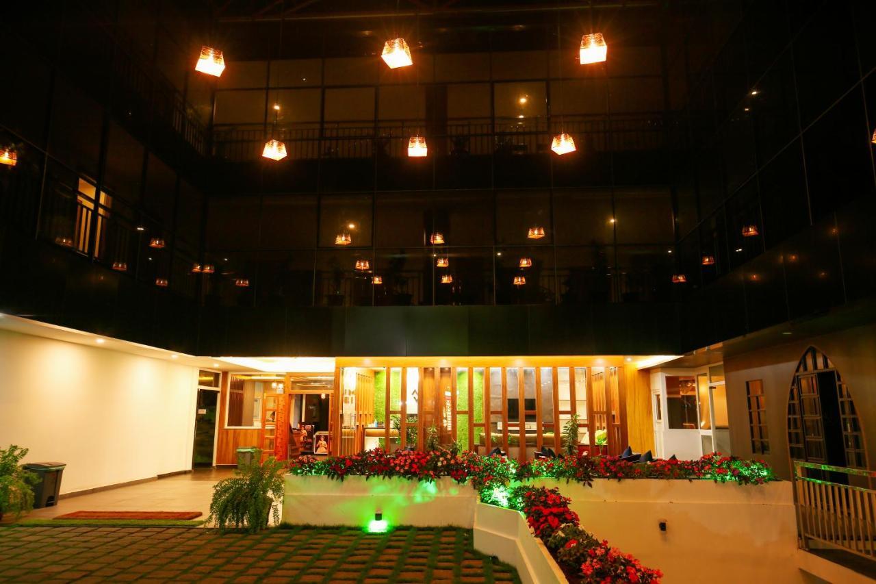 Amuse Vista Resorts And Spa Anachal Exterior foto
